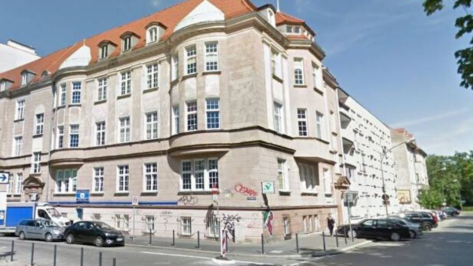 Wrocławski sanepid przy Pretficza objęty kwarantanną - u jednej z pracownic wykryto koronawirusa.