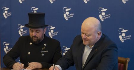 Warszawa. Kominiarze wykończą "kopciuchy"
