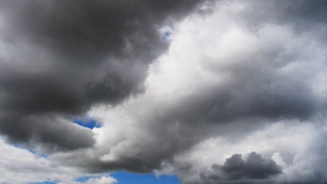 Pogoda – środa, 10 lipca 2019. Lato zmieniło się w jesień. Deszcz, wiatr, a miejscami burze. Najlepiej mają osoby jadące nad morze