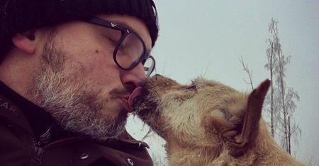 Bartek toczy heroiczną walkę o dom dla psa. Nikt nie chce go zaadoptować