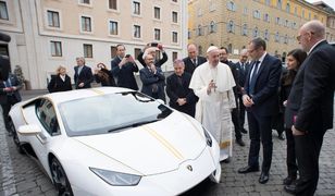 Papież dostał nowe auto. Lamborghini w specjalnej wersji