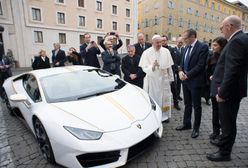 Papież dostał nowe auto. Lamborghini w specjalnej wersji