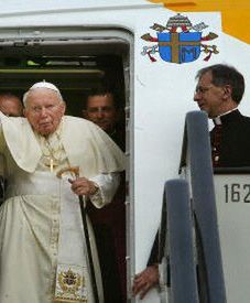 Papież wrócił do Watykanu z podróży do Hiszpanii