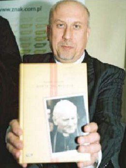 Jak bezpieka inwigilowała Wojtyłę