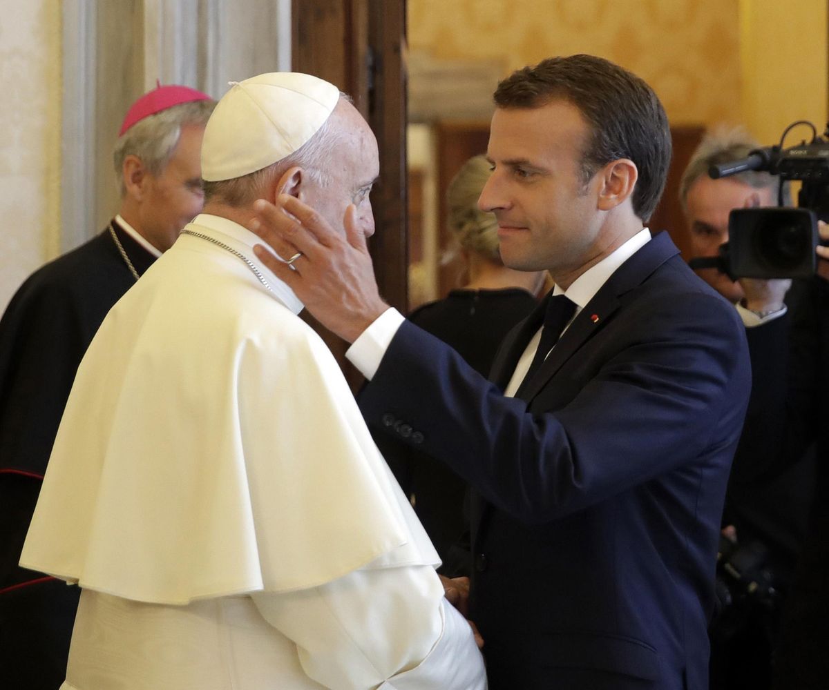 Macron w tajemnicy spotkał się z premierem Włoch. Wcześniej bardzo długo rozmawiał z papieżem