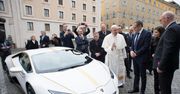 Papież dostał nowe auto. Lamborghini w specjalnej wersji