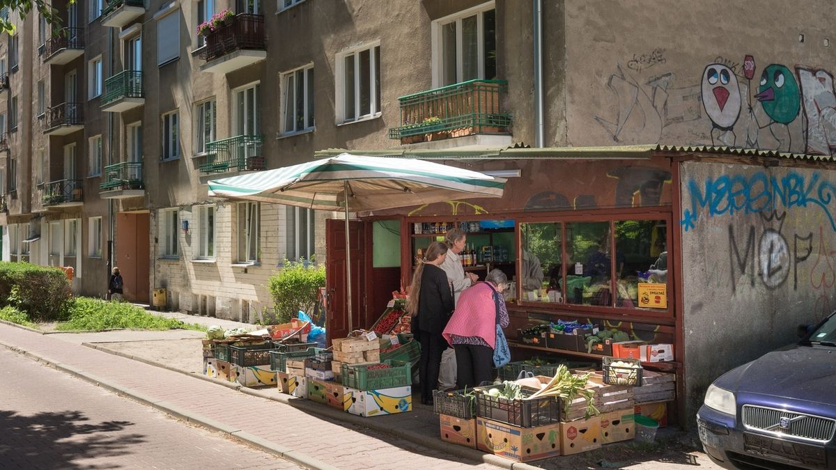 Wystawiasz towary na chodniku przed sklepem? To płać - uważa NSA.