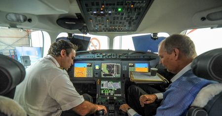 Pilot wypił butelkę wódki i stracił przytomność w samolocie
