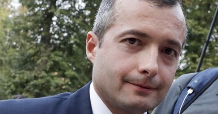 Lądowanie airbusem w polu kukurydzy. Pilot: "Wróciłem zadzwonić do żony"