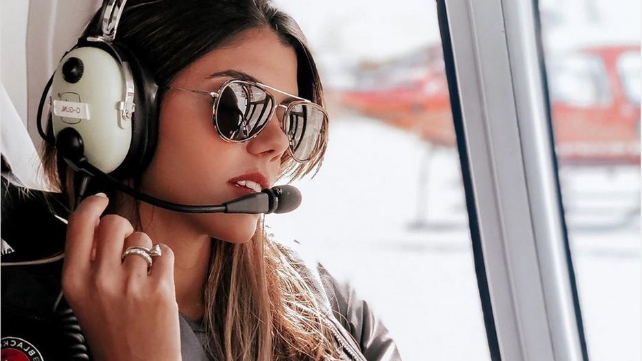 Luana zawsze wygląda nienagannie, nawet za sterami helikoptera