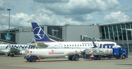 Warszawa. Nowe połączenia lotnicze ze stolicy. Samoloty latają regularnie na trasie Warszawa-Bydgoszcz