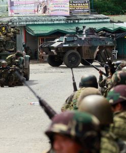 Islamiści przeprowadzili szturm na miasto; okupują szkołę