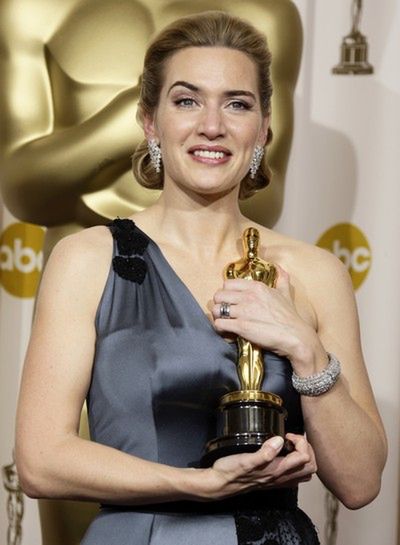 Kate Winslet ogląda tyłeczek