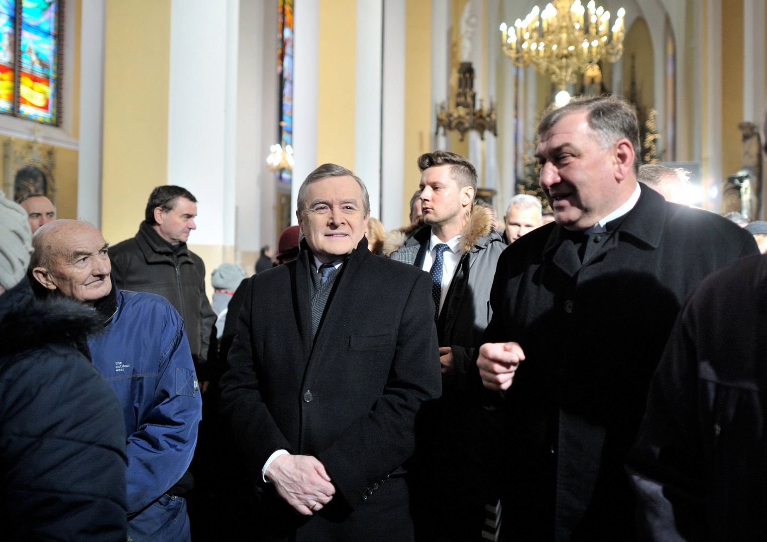 Ks. Sławomira Żarskiego (pierwszy z prawej) obok ministra kultury Piotra Glińskiego