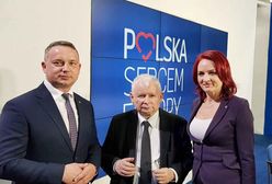 Zamknięta narada w PiS. Poseł pokazał zdjęcia