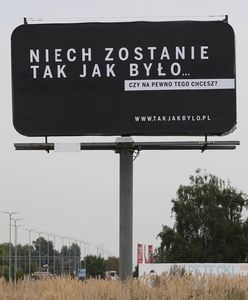 Tomasz Janik: Filozoficzne billboardy i filmowe żale, czyli nowy poziom komunikacji w walce o sądy