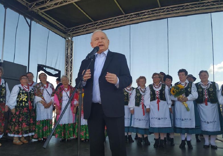 Jarosław Kaczyński pojawił się na cyklicznym pikniku rodzinnym PiS w Dygowie 