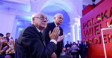 Wybory do PE. Prezesowi "pali się" długopis, listy się piszą