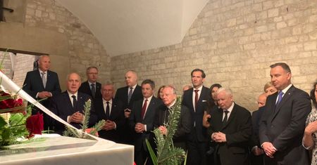 70. urodziny braci Kaczyńskich. Uroczysta msza na Wawelu
