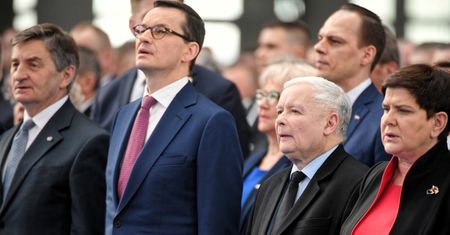 Majmurek: "Atakując mniejszości PiS wypycha się sam z cywilizowanej prawicy" [OPINIA]