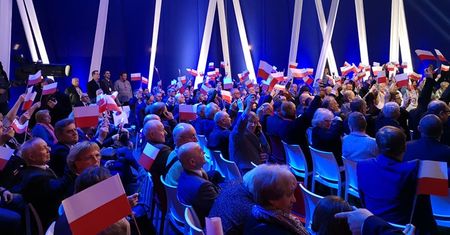 Wybory 2019. Dziennikarze niewpuszczeni na wieczór wyborczy PiS. Zabrakło miejsc