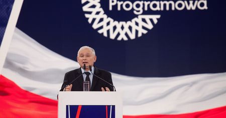 "Money. To się liczy". Nowe obietnice PiS – 500 plus na pierwsze dziecko