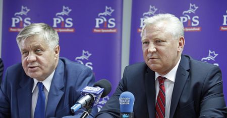 Politycy PiS na wylocie. Kto żegna się z partią, a kto dostał rozgrzeszenie prezesa