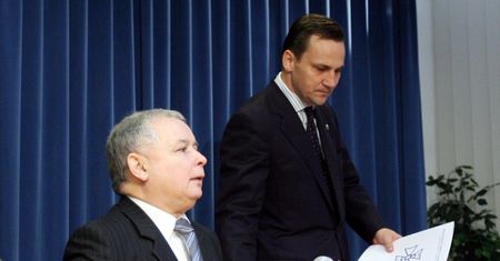 Ruszył proces Sikorski kontra Kaczyński