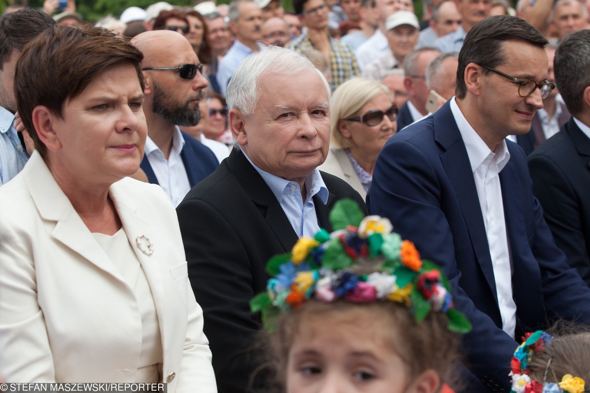 Sondaż. PiS i KO ze stałym poparciem.