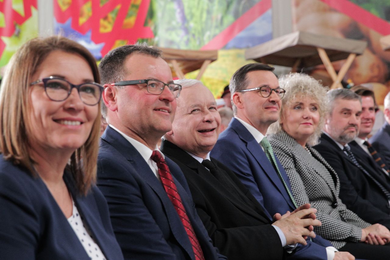 Strajk nauczycieli wycisza temat rekonstrukcji rządu. Kaczyński przestrzega polityków PiS