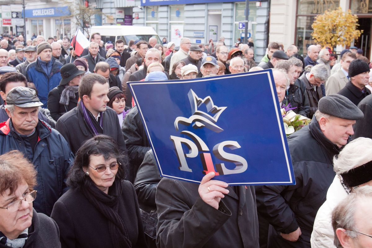 Przeanalizowali elektorat PO i PiS. Najnowszy sondaż