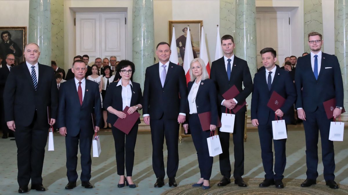 Z finansami zdecydowanie najlepiej radzi sobie nowy wicepremier – Jacek Sasin