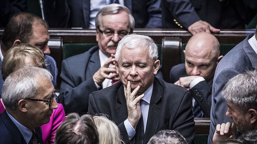Jarosław Kaczyński i posłowie PiS