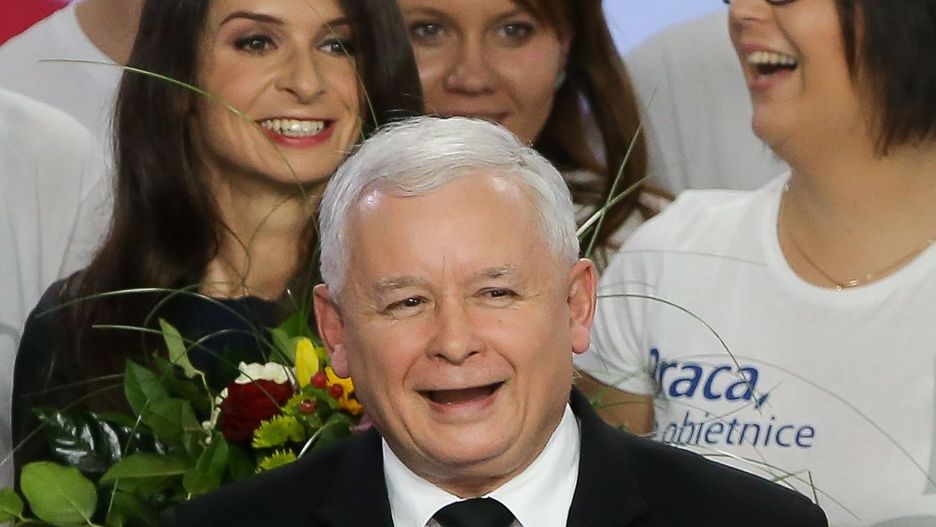 Wieczór wyborczy 2015 r. Jarosław Kaczyński triumfuje. Po trzech latach przed jego partią pierwszy poważny test na to, czy Polacy nadal są skłonni ufać PiS.