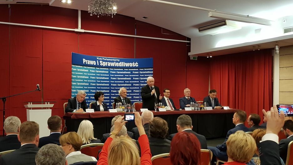 Pierwsze posiedzenie klubu parlamentarnego PiS w tej kadencji