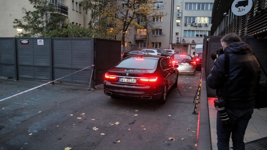 Koronawirus w Polsce. Kierownictwo PiS obraduje w siedzibie partii na Nowogrodzkiej 
