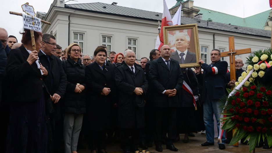 Poranne uroczystości przed Pałacem Prezydenckim