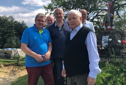 Nieznane zdjęcia Kaczyńskiego z wakacji. Brudziński przypomina "aferę"