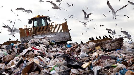 70 proc. tych odpadów wywożonych jest przez granice bez notyfikacji. Ta ilość potroiła się w ciągu dziesięciu lat.