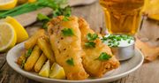 Przepis od Doroty Wellman na grillową nudę: Dorsz w cieście piwnym
