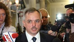 Prokurator Zbigniew Kapusta w drodze na posiedzenie Komisji