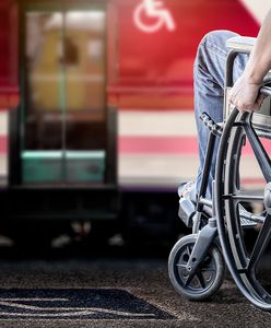 Podróż PKP, gdy jeździ się na wózku inwalidzkim. "Niepewność i stres"