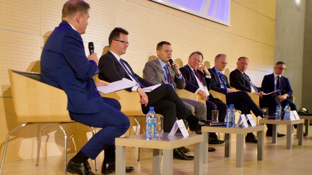 Prezes PKP Polskich Linii Kolejowych S.A. Ireneusz Merchel zauważył, że efektami Krajowego Programu Kolejowego będą  lepsze podróże aglomeracyjne