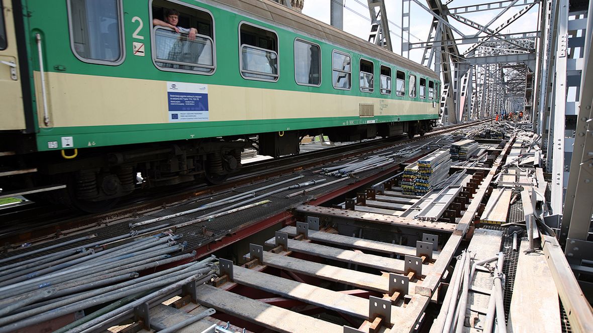 W nowym rozkładzie pociągi pojadą trasą prowadzącą przez nowy most na Bugu. 