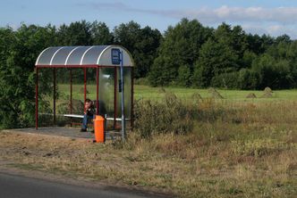 Gminy nie kwapią się ze składaniem wniosków o pieniądze na autobusy. "Biedny i tak nie dostanie"