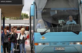 Piątka Kaczyńskiego. Rząd przyjął projekt dot. lokalnych połączeń autobusowych