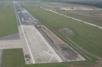 Pierwsze loty z Radomia na koniec 2021. Pasażerowie muszą zmieścić się na lotnisku Chopina