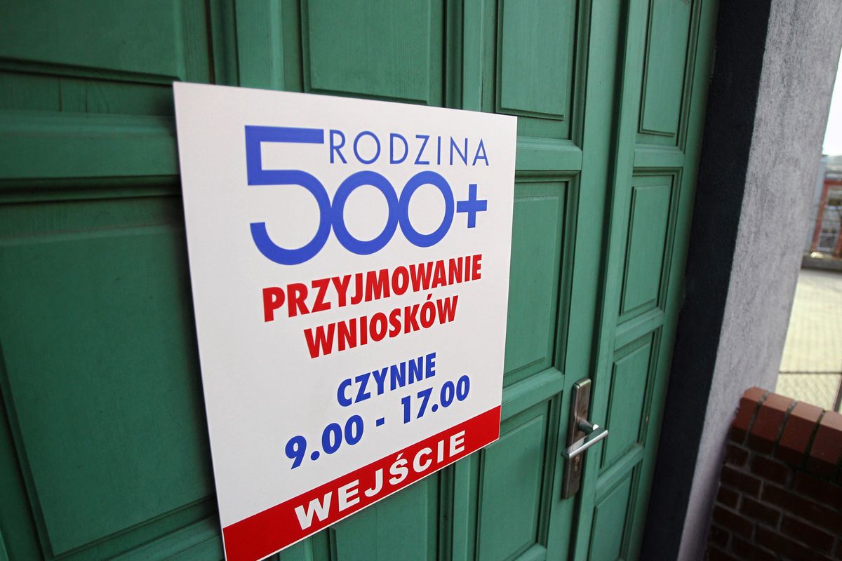 483+ zamiast 500+. Dzieci tracą z każdym dniem