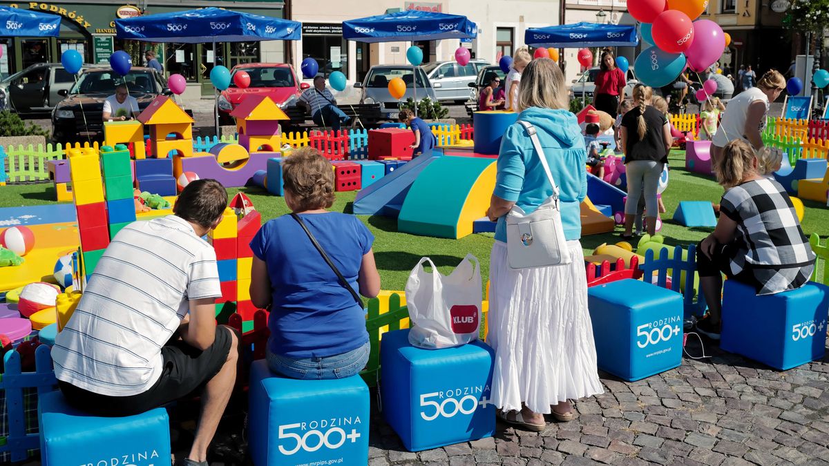 Ciemna strona 500+. Zdaniem ekspertów, może zabraknąć pieniędzy na edukację i rozwój.