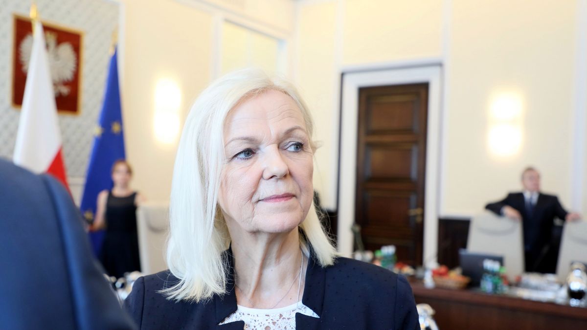 Minister Bożena Borys-Szopa apeluje do samorządów, by szybciej wypłacały 500 plus. 